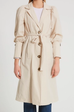 A wholesale clothing model wears 3436 - Stone Trenchcoat, Turkish wholesale Trenchcoat of Robin