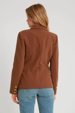 A wholesale clothing model wears 3539 - Brown Jacket, Turkish wholesale Jacket of Robin