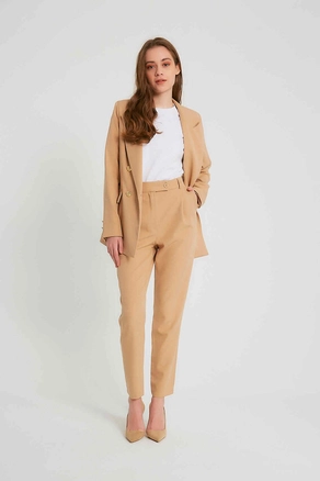 A model wears 3592 - Light Camel Jacket, wholesale Jacket of Robin to display at Lonca