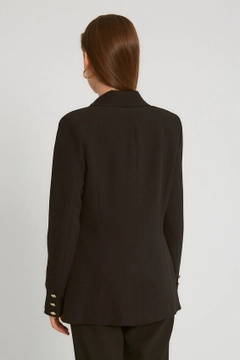 Una modella di abbigliamento all'ingrosso indossa 3690 - Black Jacket, vendita all'ingrosso turca di Giacca di Robin