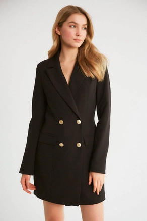 A model wears 10736 - Jacket - Black, wholesale undefined of Robin to display at Lonca