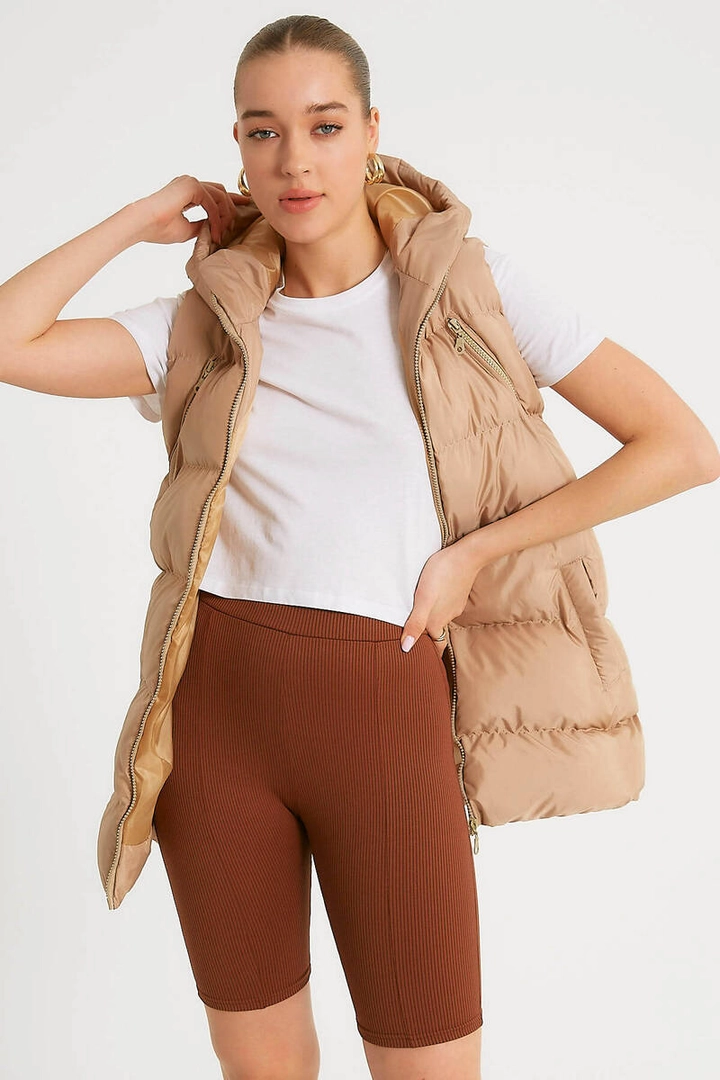 A wholesale clothing model wears 10786 - Vest - Camel, Turkish wholesale Vest of Robin