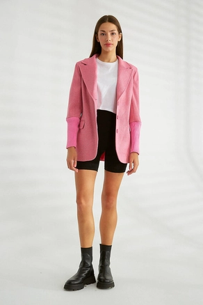 A model wears 26085 - Jacket - Fuchsia, wholesale undefined of Robin to display at Lonca