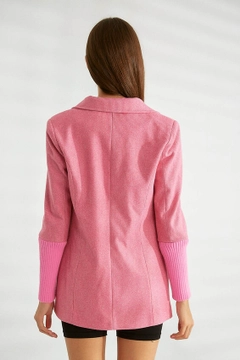 Een kledingmodel uit de groothandel draagt 26085 - Jacket - Fuchsia, Turkse groothandel Jasje van Robin
