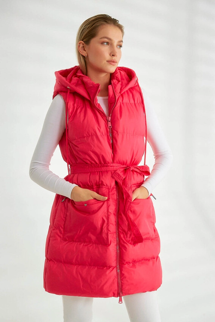 A wholesale clothing model wears 26099 - Vest - Fuchsia, Turkish wholesale Vest of Robin