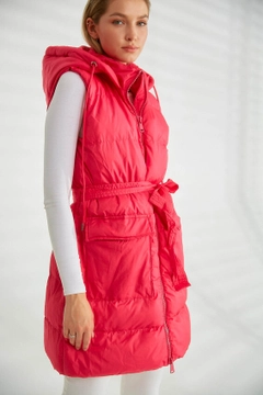 Hurtowa modelka nosi 26099 - Vest - Fuchsia, turecka hurtownia Kamizelka firmy Robin