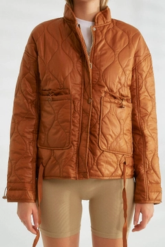 Veleprodajni model oblačil nosi 26170 - Coat - Tan, turška veleprodaja Plašč od Robin