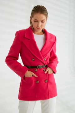 Ένα μοντέλο χονδρικής πώλησης ρούχων φοράει 26340 - Jacket - Fuchsia, τούρκικο Μπουφάν χονδρικής πώλησης από Robin