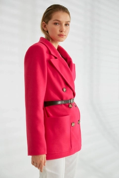 Ein Bekleidungsmodell aus dem Großhandel trägt 26340 - Jacket - Fuchsia, türkischer Großhandel Jacke von Robin