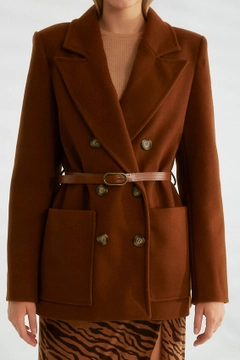 Een kledingmodel uit de groothandel draagt 26341 - Jacket - Brown, Turkse groothandel Jasje van Robin