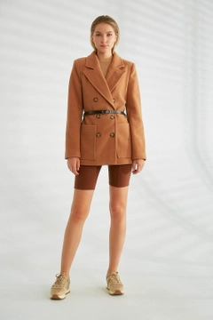 Ein Bekleidungsmodell aus dem Großhandel trägt 26343 - Jacket - Mink, türkischer Großhandel Jacke von Robin