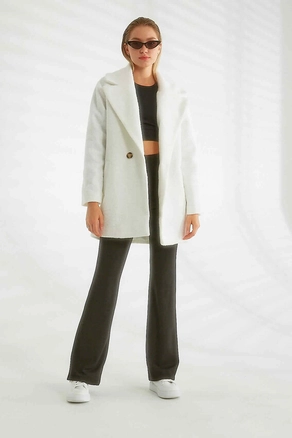 A model wears 26367 - Coat - Ecru, wholesale undefined of Robin to display at Lonca