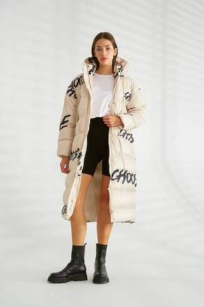 A model wears 28409 - Coat - Stone, wholesale Coat of Robin to display at Lonca