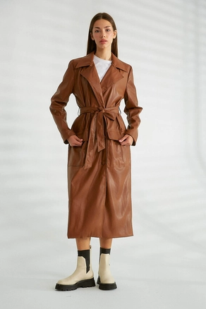 A model wears 20209 - Trenchcoat - Tan, wholesale undefined of Robin to display at Lonca
