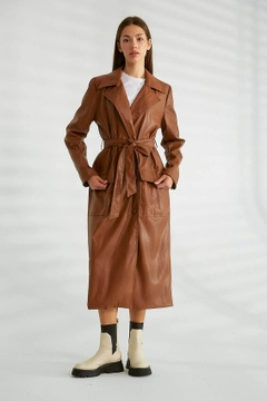 Veleprodajni model oblačil nosi 20209 - Trenchcoat - Tan, turška veleprodaja Trenčkot od Robin