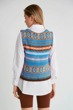 A wholesale clothing model wears 20200 - Knitwear Vest - Brown, Turkish wholesale Vest of Robin