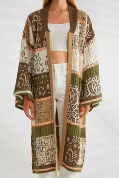 A wholesale clothing model wears 21287 - Knitwear Cardigan - Khaki And Brown, Turkish wholesale Cardigan of Robin