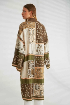 Модел на дрехи на едро носи 21287 - Knitwear Cardigan - Khaki And Brown, турски едро Плетена жилетка на Robin