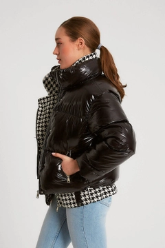 Модель оптовой продажи одежды носит 21281 - Coat - Black, турецкий оптовый товар Пальто от Robin.