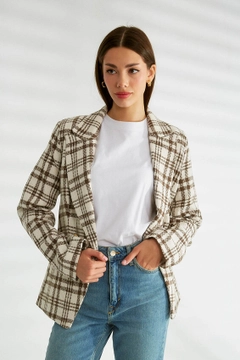 Een kledingmodel uit de groothandel draagt 30119 - Jacket - Brown, Turkse groothandel Jasje van Robin