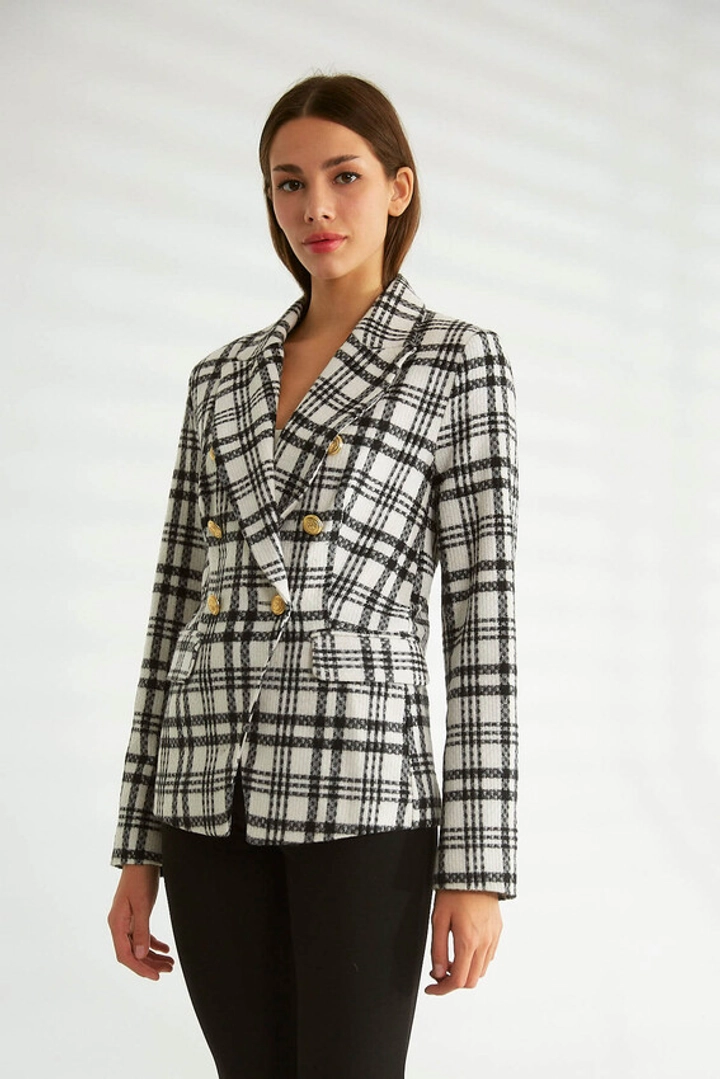 Ein Bekleidungsmodell aus dem Großhandel trägt 30120 - Jacket - Ecru, türkischer Großhandel Jacke von Robin