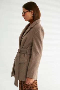 Een kledingmodel uit de groothandel draagt 30136 - Jacket - Brown, Turkse groothandel Jasje van Robin