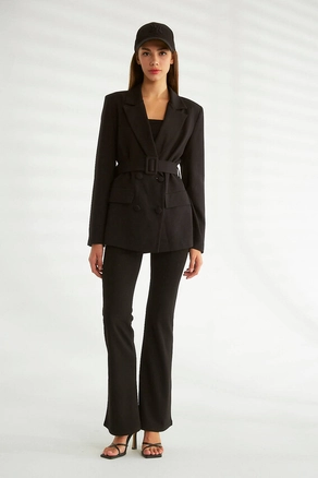 A model wears 30141 - Jacket - Black, wholesale undefined of Robin to display at Lonca