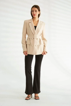 Ein Bekleidungsmodell aus dem Großhandel trägt 30143 - Jacket - Stone, türkischer Großhandel Jacke von Robin