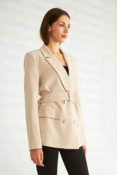Una modella di abbigliamento all'ingrosso indossa 30143 - Jacket - Stone, vendita all'ingrosso turca di Giacca di Robin