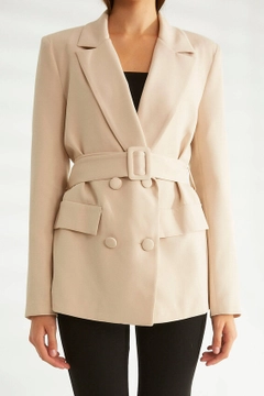 Bir model, Robin toptan giyim markasının 30143 - Jacket - Stone toptan Ceket ürününü sergiliyor.