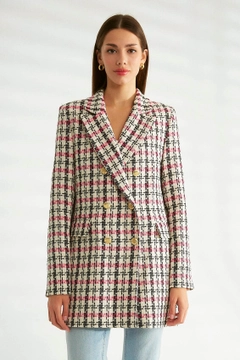 Ein Bekleidungsmodell aus dem Großhandel trägt 30154 - Jacket - Fuchsia, türkischer Großhandel Jacke von Robin