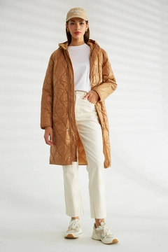 Модель оптовой продажи одежды носит 30164 - Coat - Camel, турецкий оптовый товар Пальто от Robin.