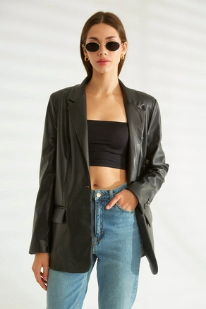 A model wears 30684 - Jacket - Black, wholesale undefined of Robin to display at Lonca