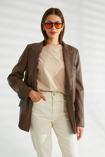 A model wears 30685 - Jacket - Brown, wholesale Jacket of Robin to display at Lonca