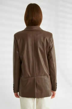 Una modelo de ropa al por mayor lleva 30685 - Jacket - Brown, Chaqueta turco al por mayor de Robin