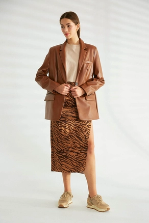 A model wears 30687 - Jacket - Tan, wholesale undefined of Robin to display at Lonca