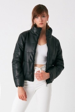 Модель оптовой продажи одежды носит 30691 - Coat - Black, турецкий оптовый товар Пальто от Robin.