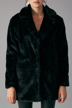 Ένα μοντέλο χονδρικής πώλησης ρούχων φοράει 30692 - Coat - Black, τούρκικο Σακάκι χονδρικής πώλησης από Robin