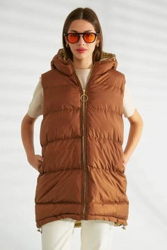 A wholesale clothing model wears 30718 - Vest - Tan, Turkish wholesale Vest of Robin