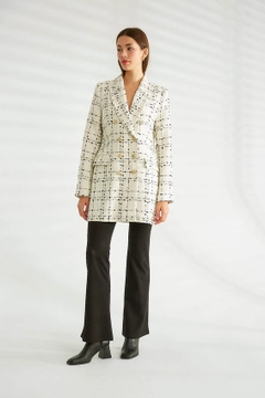 Ένα μοντέλο χονδρικής πώλησης ρούχων φοράει 30974 - Jacket - Ecru, τούρκικο Μπουφάν χονδρικής πώλησης από Robin