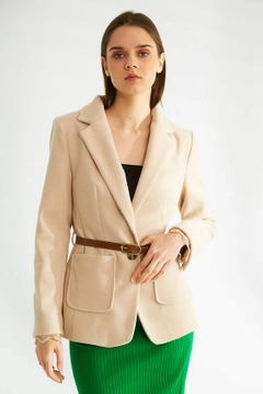 Bir model, Robin toptan giyim markasının 32098 - Jacket - Stone toptan Ceket ürününü sergiliyor.