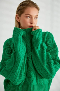 Ein Bekleidungsmodell aus dem Großhandel trägt 32272 - Sweater - Green, türkischer Großhandel Pullover von Robin