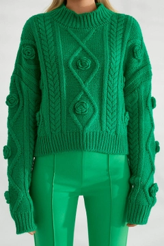Una modella di abbigliamento all'ingrosso indossa 32272 - Sweater - Green, vendita all'ingrosso turca di Maglione di Robin