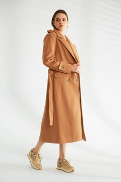 A wholesale clothing model wears 32523 - Overcoat - Mink, Turkish wholesale Coat of Robin
