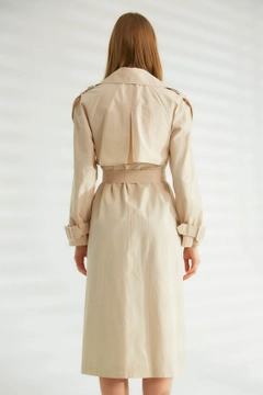 A wholesale clothing model wears 44346 - Trench Coat - Stone Color, Turkish wholesale Trenchcoat of Robin