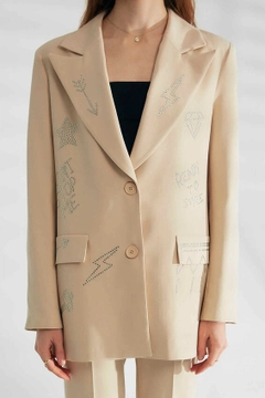 Ein Bekleidungsmodell aus dem Großhandel trägt 44376 - Jacket - Stone Color, türkischer Großhandel Jacke von Robin