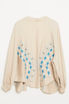 Ένα μοντέλο χονδρικής πώλησης ρούχων φοράει 44488 - Kimono - Stone Color, τούρκικο Κιμονό χονδρικής πώλησης από Robin