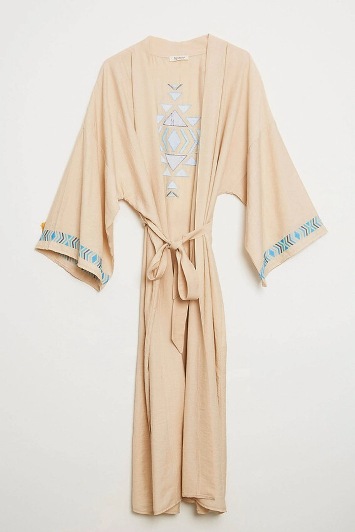Una modella di abbigliamento all'ingrosso indossa 44576 - Kimono - Stone Color, vendita all'ingrosso turca di Kimono di Robin