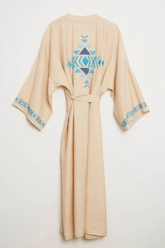 Ένα μοντέλο χονδρικής πώλησης ρούχων φοράει 44576 - Kimono - Stone Color, τούρκικο Κιμονό χονδρικής πώλησης από Robin