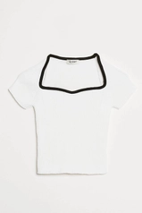 A model wears ROB10434 - Blouse - White Black, wholesale undefined of Robin to display at Lonca